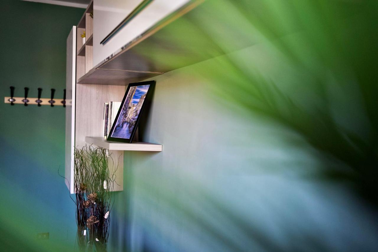Casa Zoe Apartment Free Parking,Self Check In & Free Wi Fi Parma Buitenkant foto
