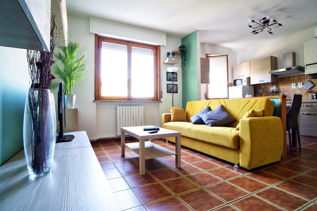 Casa Zoe Apartment Free Parking,Self Check In & Free Wi Fi Parma Buitenkant foto