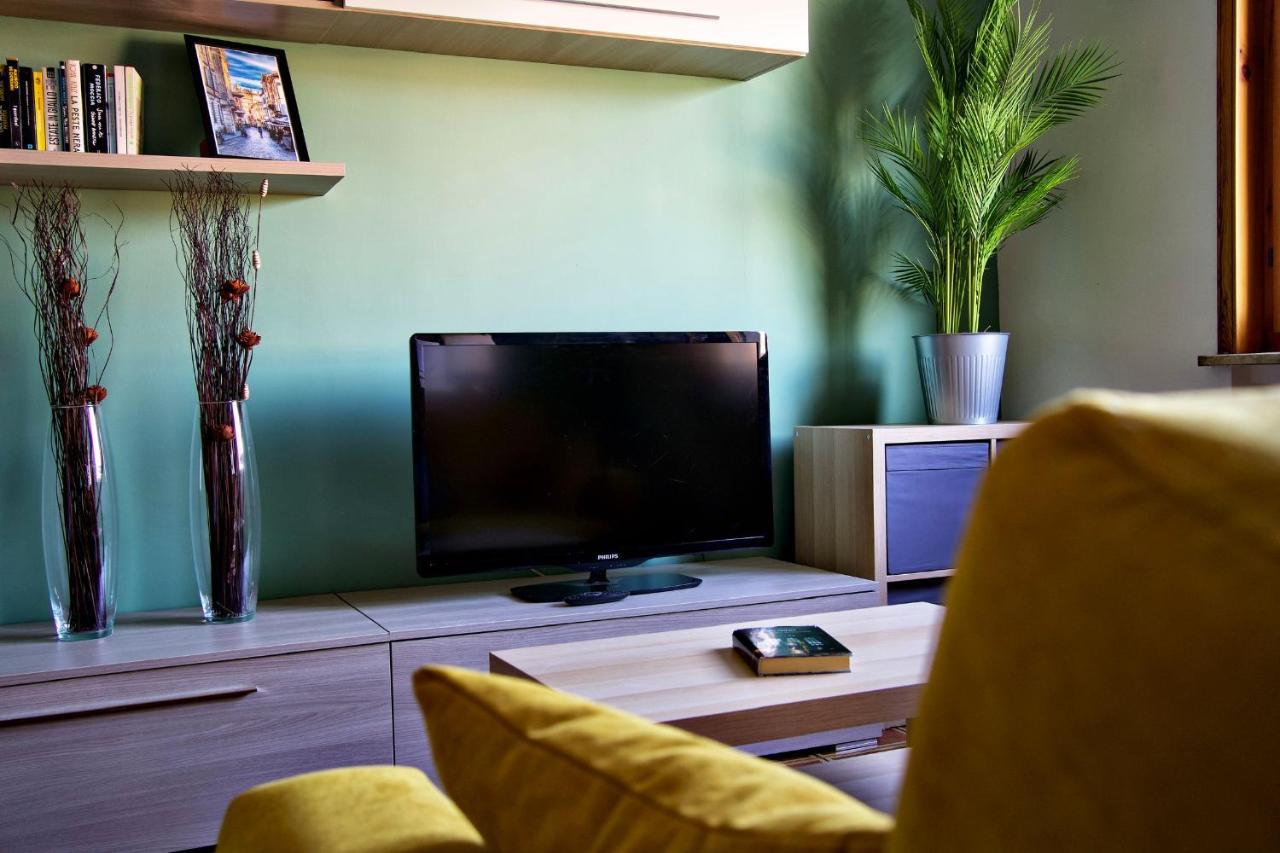 Casa Zoe Apartment Free Parking,Self Check In & Free Wi Fi Parma Buitenkant foto